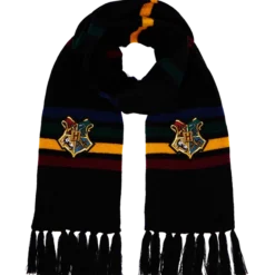 Warner Bros Best Sellers Hogwarts School Crest Knitted Scarf